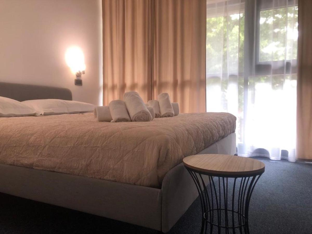 Hotel Domus Cerreto dʼEsi Екстериор снимка